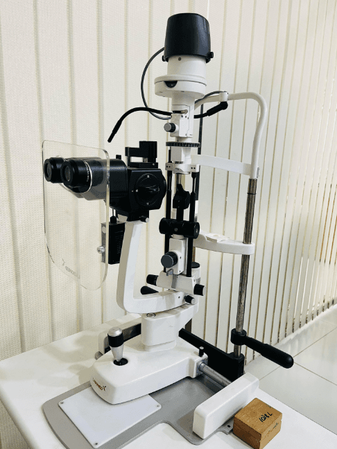 The slit-lamp biomicroscope used to examine the front and back of the eye