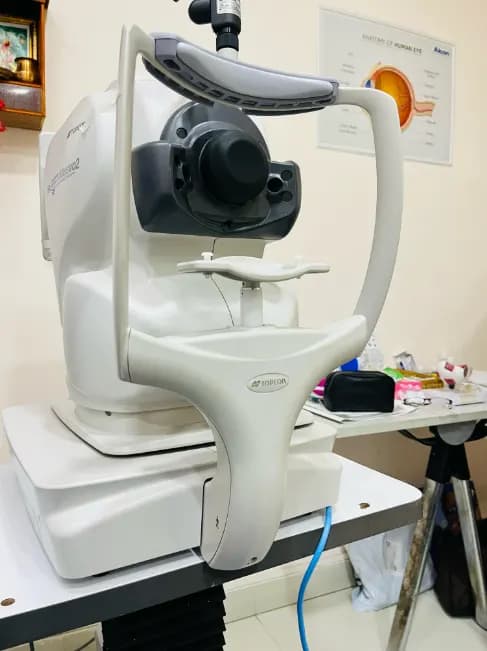 The retinal imaging camera in the consulting room at Sight Savers